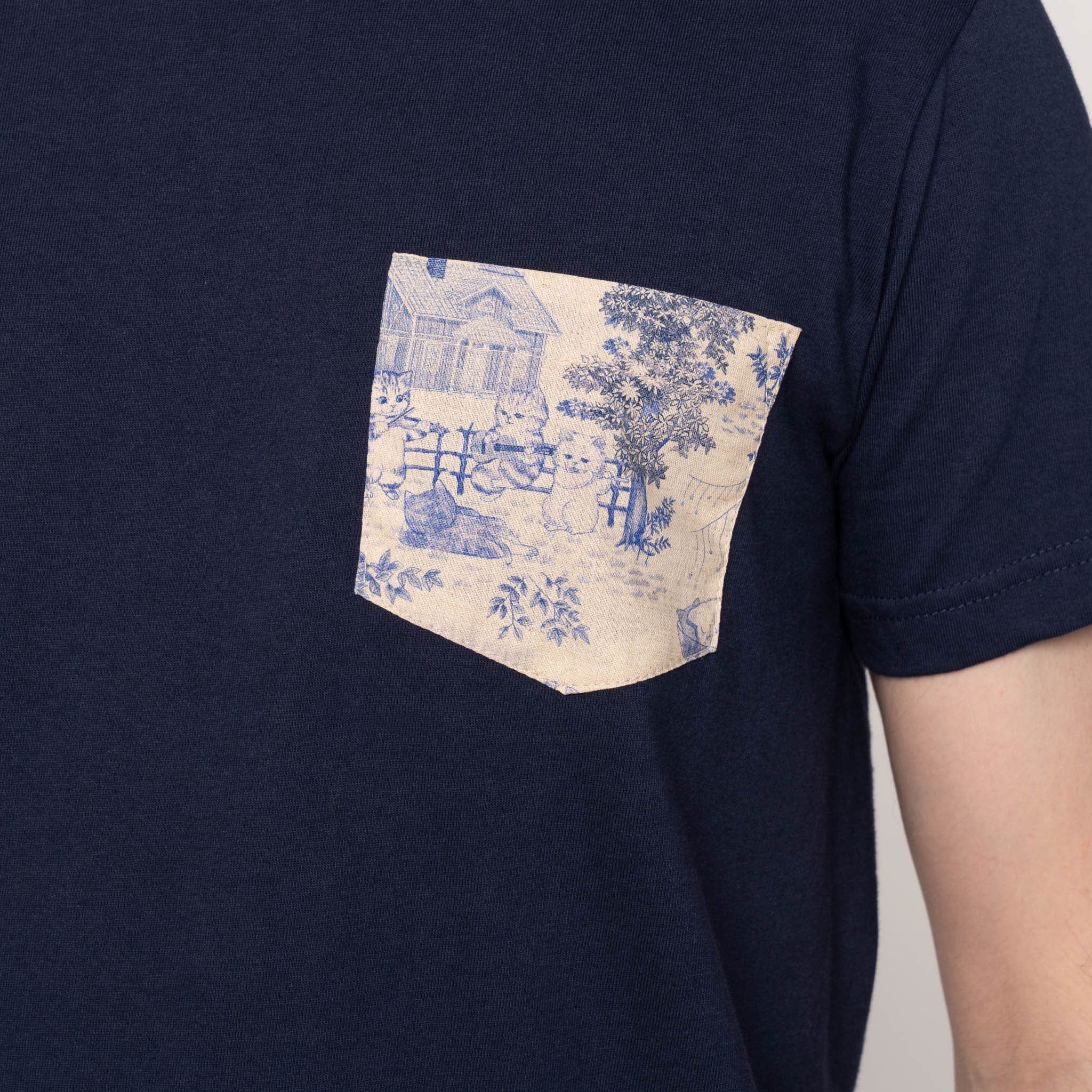 Pocket Tee - Navy - Linen Cats - Blue - Image 5