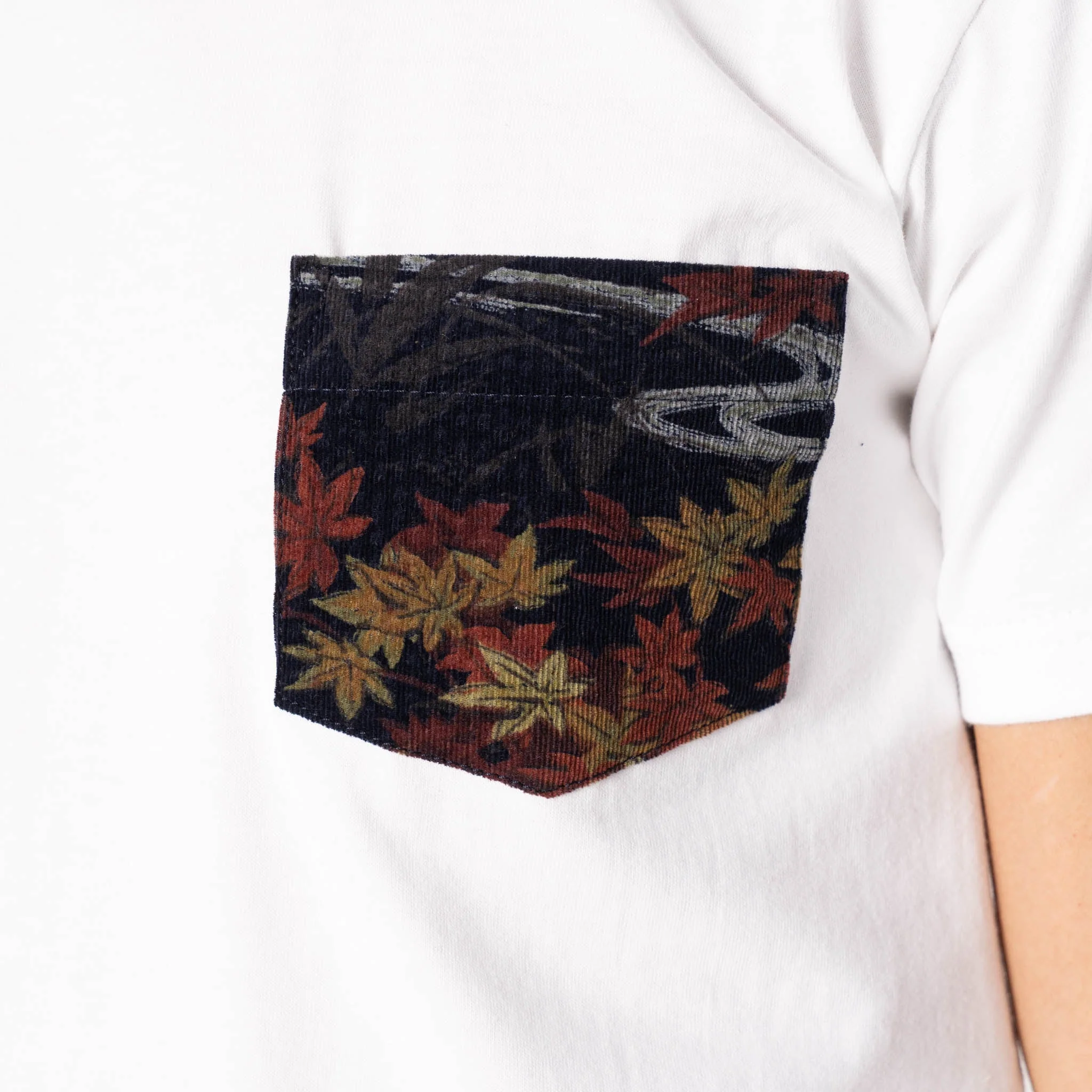 Pocket Tee - White - Printed Autumn - Navy - Image 4